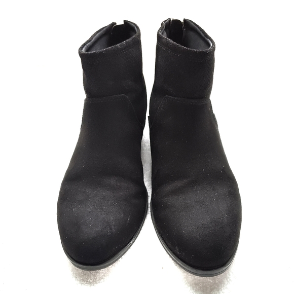 Women's size 9.5, black ankle boots, Arizona Jeans Co. brand, lightly used. - Picture 2 of 5